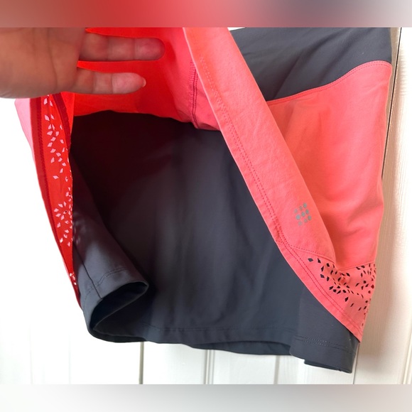 TITLE NINE Nimblene Skort Skirt Boy Shorts Coral Pink Gray Laser Cut Out 150997 - Picture 3 of 11